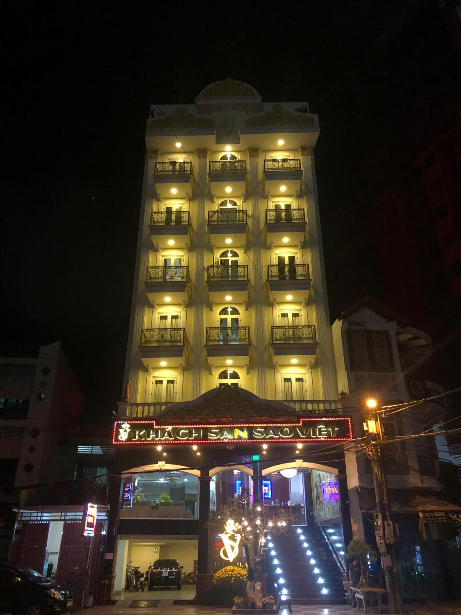 ホテル Khach San Sao Viet クイニョン エクステリア 写真